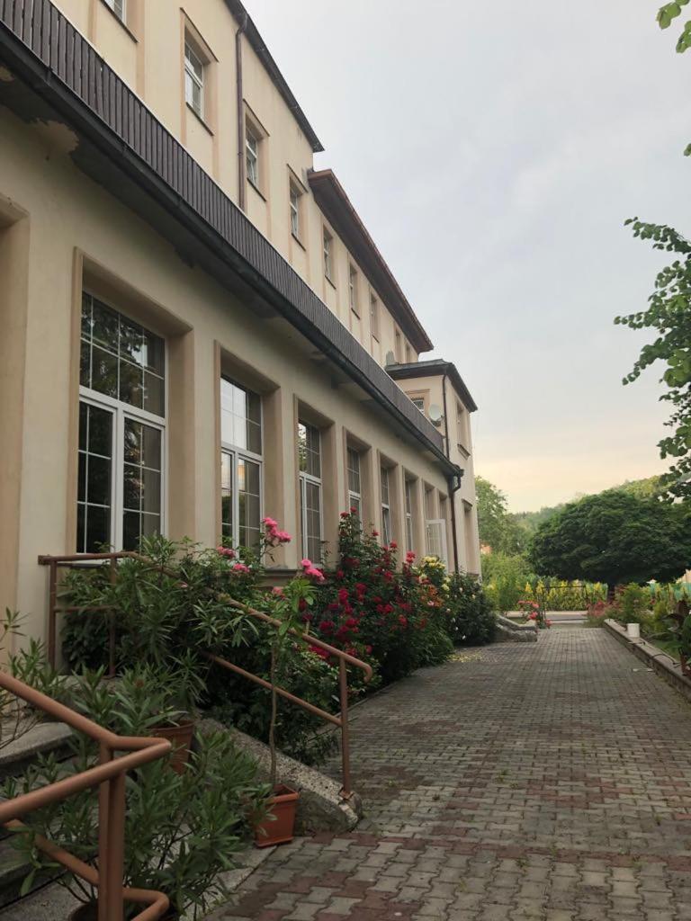 Grandhotel โนวีบอร์ ภายนอก รูปภาพ