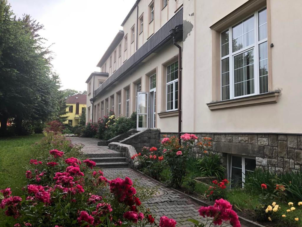 Grandhotel โนวีบอร์ ภายนอก รูปภาพ